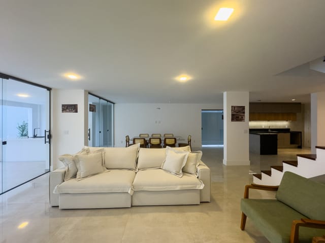 Casa com 320m² 4 quartos e 7 banheiros, à venda, no bairro Recreio dos Bandeirantes em Rio de Janeiro