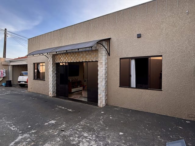Casa com 202m² 5 quartos e 4 banheiros, à venda, no bairro Jardim Carvalho em Ponta Grossa