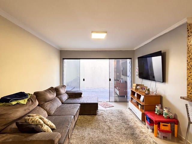 Casa com 202m² 5 quartos e 4 banheiros, à venda, no bairro Jardim Carvalho em Ponta Grossa