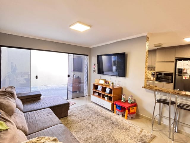 Casa com 202m² 5 quartos e 4 banheiros, à venda, no bairro Jardim Carvalho em Ponta Grossa