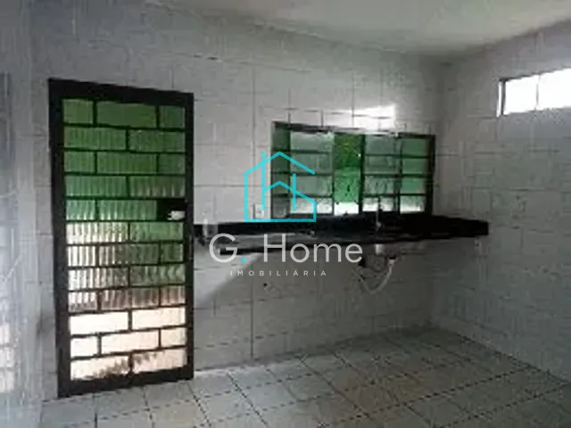 Casa com 300m² 3 quartos e 2 banheiros, à venda, no bairro Jardim Vale Azul em Londrina