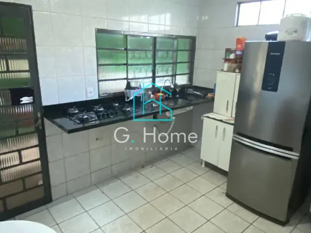 Casa com 300m² 3 quartos e 2 banheiros, à venda, no bairro Jardim Vale Azul em Londrina