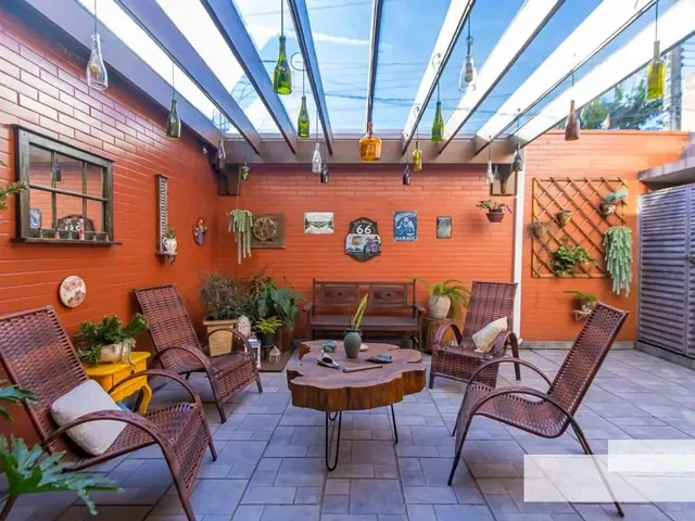 Casa 4 quartos e 5 banheiros, à venda, no bairro Jardim das Américas em Curitiba