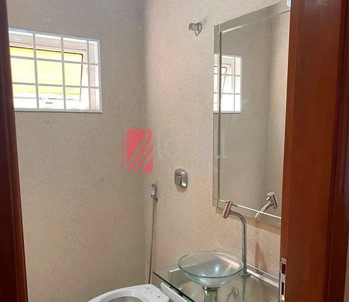 Casa com 3 quartos para aluguel, 200m² — foto 15 de 19