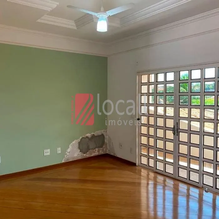 Casa com 3 quartos para aluguel, 200m² — foto 9 de 19