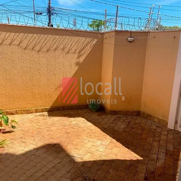 Casa com 3 quartos para aluguel, 200m² — foto 4 de 19