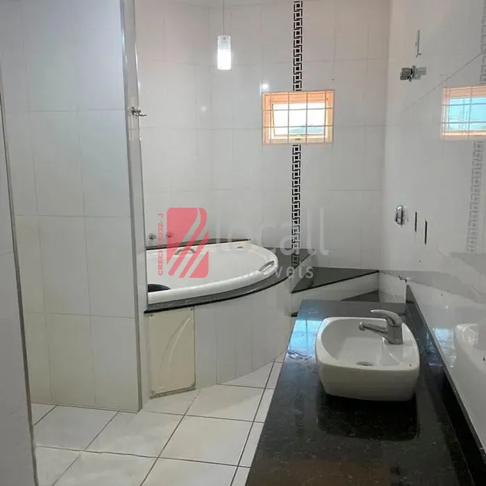 Casa com 3 quartos para aluguel, 200m² — foto 11 de 19