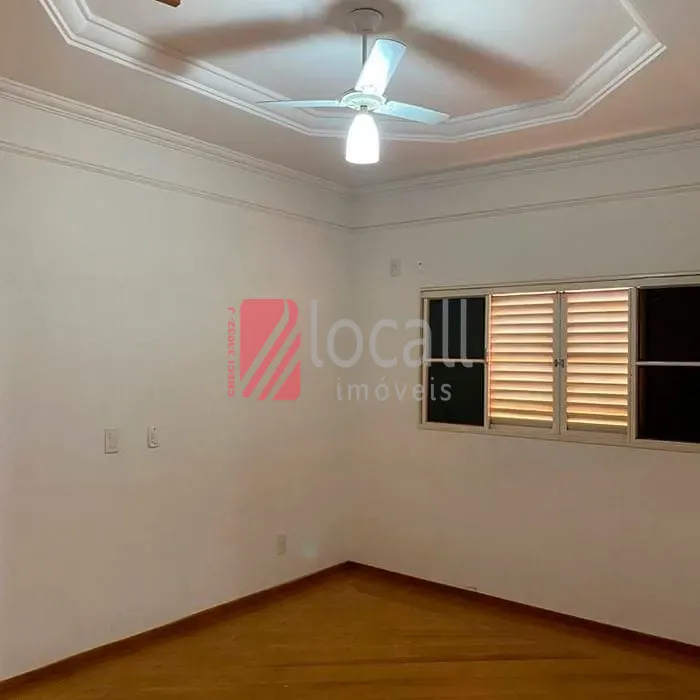 Casa com 3 quartos para aluguel, 200m² — foto 3 de 19