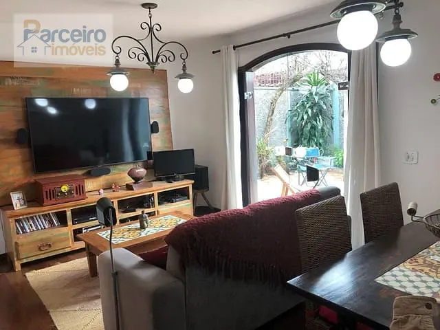Casa 5 quartos e 3 banheiros, à venda, no bairro Vila Carrão em São Paulo