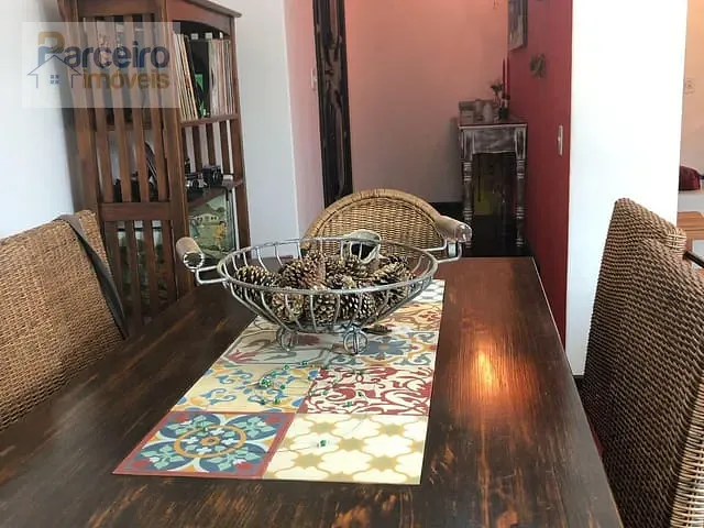 Casa 5 quartos e 3 banheiros, à venda, no bairro Vila Carrão em São Paulo