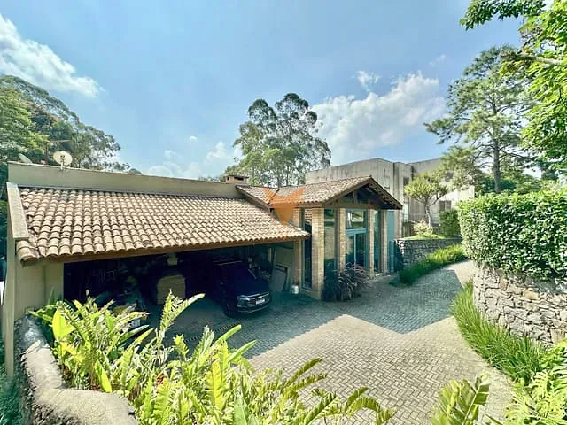 Casa 4 quartos e 4 banheiros, à venda, no bairro Jardim Indaiá em Embu das Artes