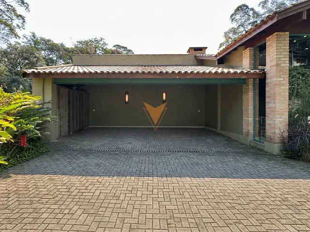 Casa 4 quartos e 4 banheiros, à venda, no bairro Jardim Indaiá em Embu das Artes