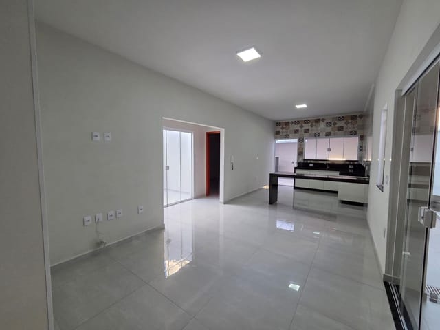 Casa 3 quartos e 3 banheiros, para alugar, no bairro Jardim Lucas Teixeira em São João da Boa Vista