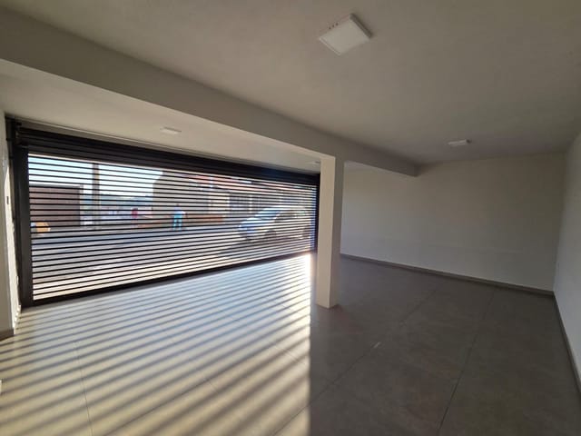 Casa 3 quartos e 3 banheiros, para alugar, no bairro Jardim Lucas Teixeira em São João da Boa Vista