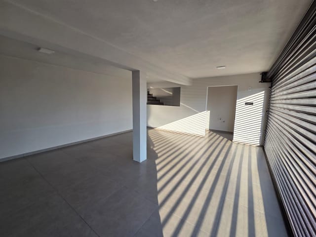 Casa 3 quartos e 3 banheiros, para alugar, no bairro Jardim Lucas Teixeira em São João da Boa Vista