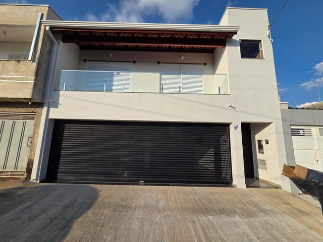 Casa 3 quartos e 3 banheiros, para alugar, no bairro Jardim Lucas Teixeira em São João da Boa Vista