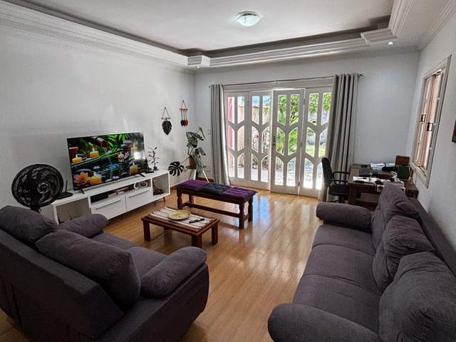 Casa 4 quartos e 4 banheiros, à venda, no bairro Extensão do Bosque em Rio das Ostras
