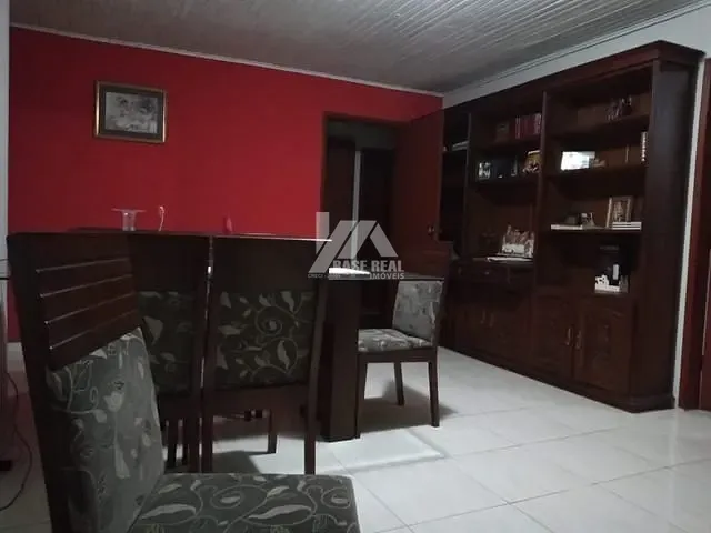 Casa com 330m² 4 quartos e 3 banheiros, à venda, no bairro Alto da XV em Guarapuava