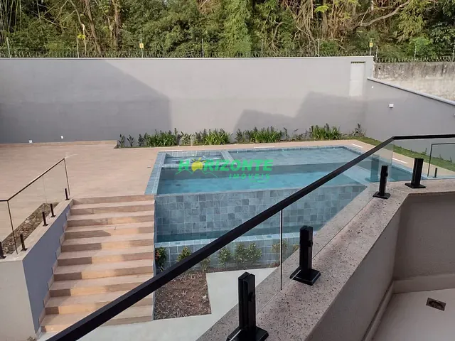 Casa com 1000m² 5 quartos e 7 banheiros, à venda ou para alugar, no bairro Jardim das Colinas em São José dos Campos