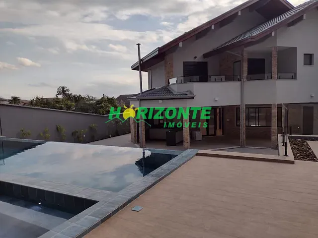 Casa com 1000m² 5 quartos e 7 banheiros, à venda ou para alugar, no bairro Jardim das Colinas em São José dos Campos