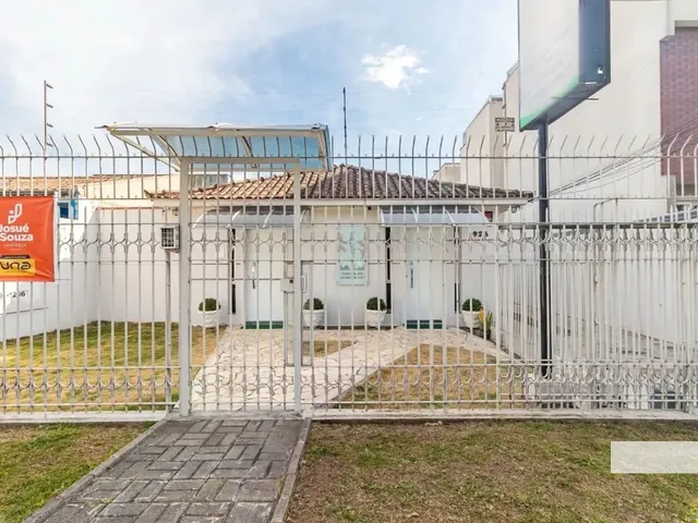 Casa 4 quartos e 3 banheiros, à venda, no bairro Hauer em Curitiba