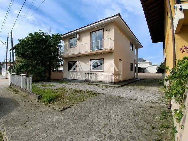Casa 2 quartos e 1 banheiro, para alugar, no bairro Ponta do Papagaio em Palhoça