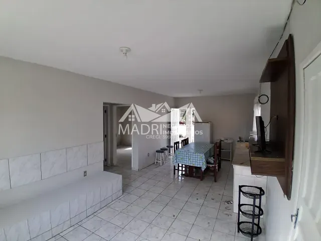Casa 2 quartos e 1 banheiro, para alugar, no bairro Ponta do Papagaio em Palhoça