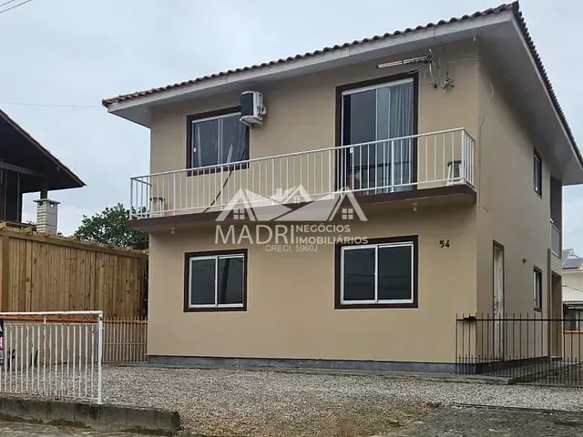 Casa 2 quartos e 1 banheiro, para alugar, no bairro Balneário Ponta do Papagaio em Palhoça