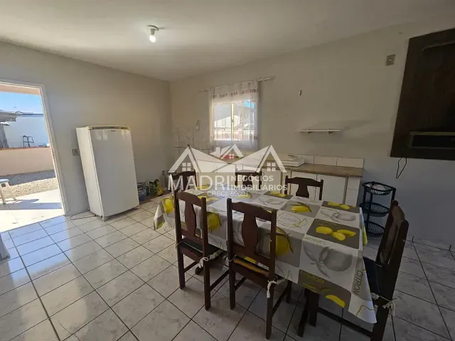 Casa 2 quartos e 1 banheiro, para alugar, no bairro Balneário Ponta do Papagaio em Palhoça