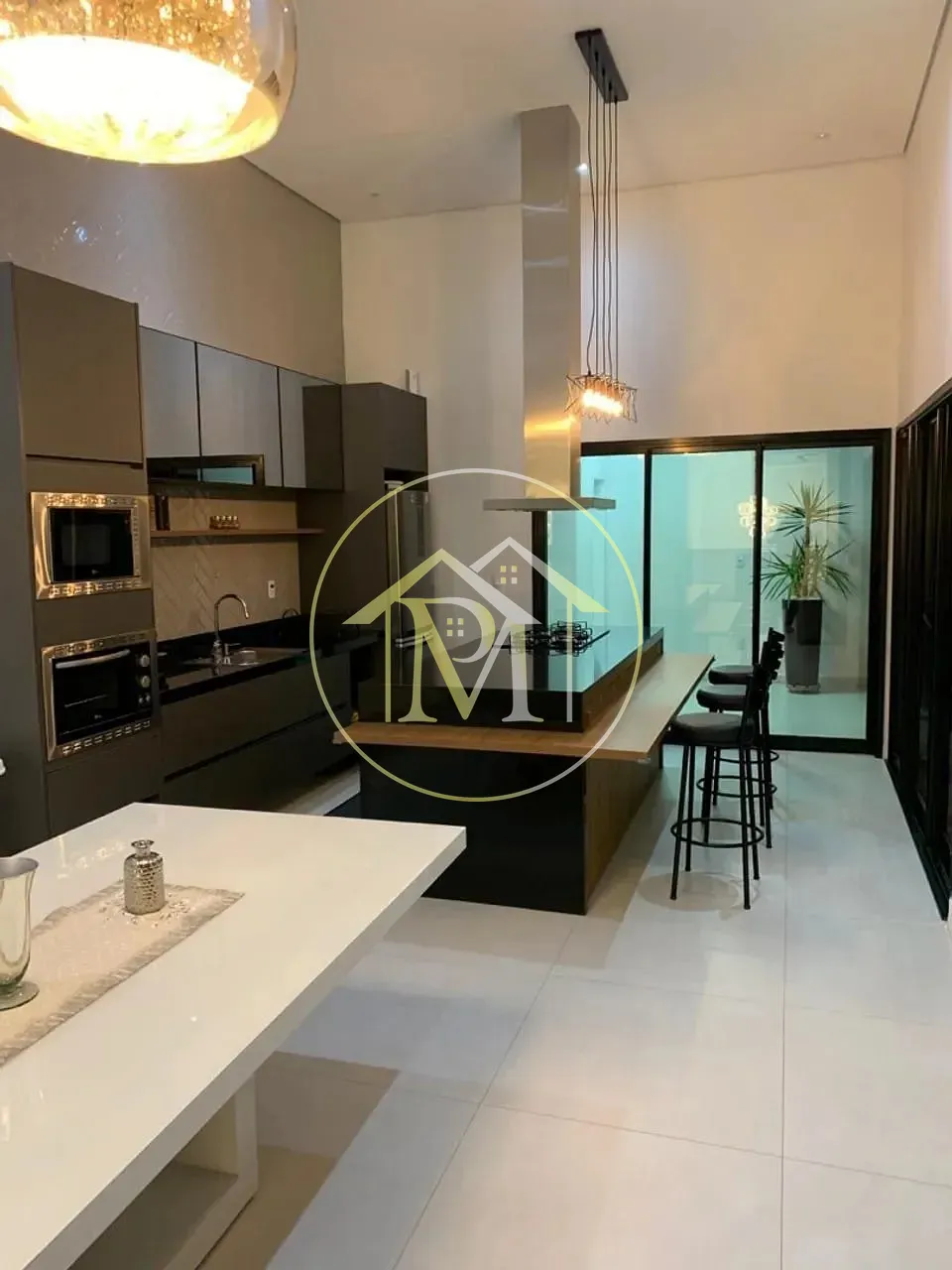 Casa, 3 quartos, 195 m² - Foto 1