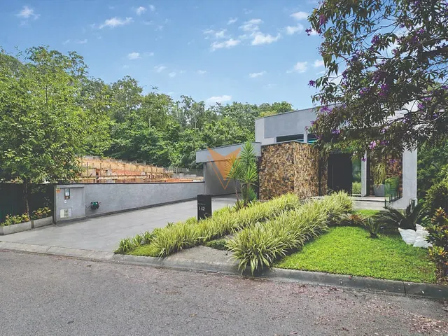 Casa 3 quartos e 4 banheiros, à venda, no bairro Jardim do Golf I em Jandira