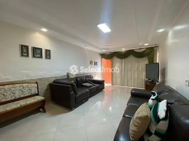 Casa com 275m² 5 quartos e 2 banheiros, para alugar, no bairro Vila Bocaina em Mauá