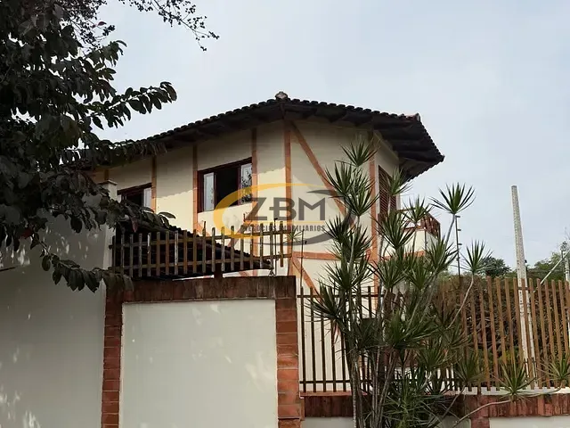 Sobrado com 200m² 3 quartos e 3 banheiros, à venda, no bairro Jardim Oscavo Santos em Londrina