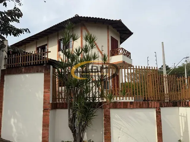 Sobrado com 200m² 3 quartos e 3 banheiros, à venda, no bairro Jardim Oscavo Santos em Londrina