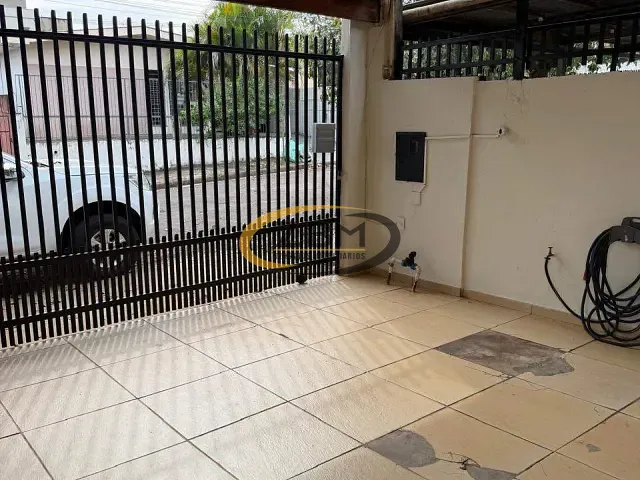 Sobrado com 200m² 3 quartos e 3 banheiros, à venda, no bairro Jardim Oscavo Santos em Londrina