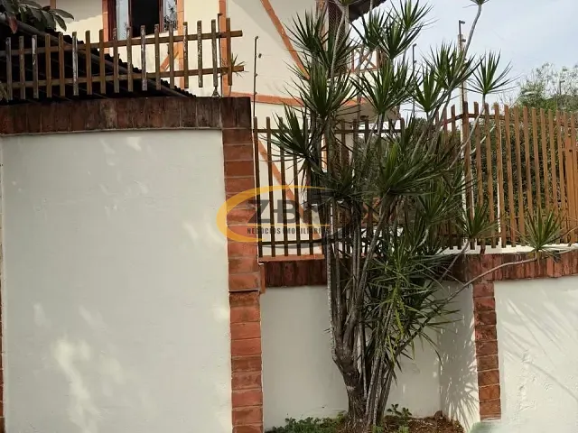 Sobrado com 200m² 3 quartos e 3 banheiros, à venda, no bairro Jardim Oscavo Santos em Londrina
