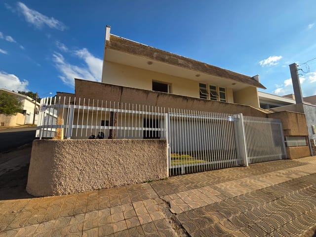 Casa 3 quartos e 3 banheiros, à venda, no bairro Perpétuo Socorro em São João da Boa Vista