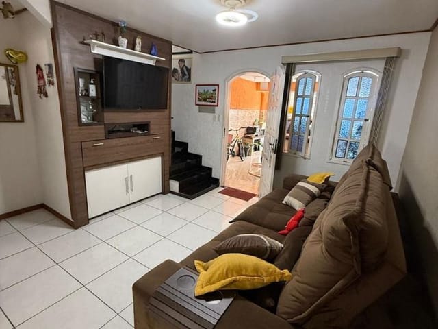 Casa com 256m² 2 quartos e 2 banheiros, à venda, no bairro Parque Aeroporto em Macaé
