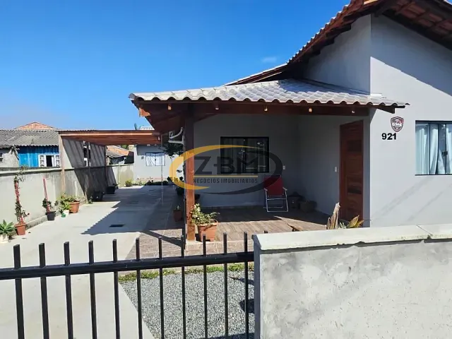 Casa à venda, no bairro Ubatuba em São Francisco do Sul