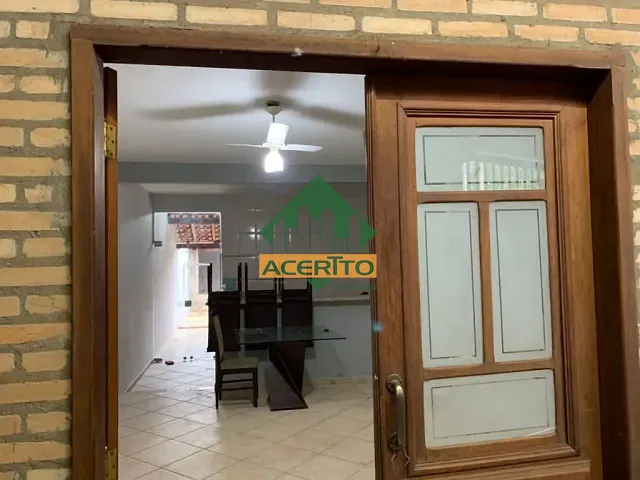 Casa com 229m² 3 quartos e 2 banheiros, à venda, no bairro Conjunto Habitacional Pedro Perri em Araçatuba