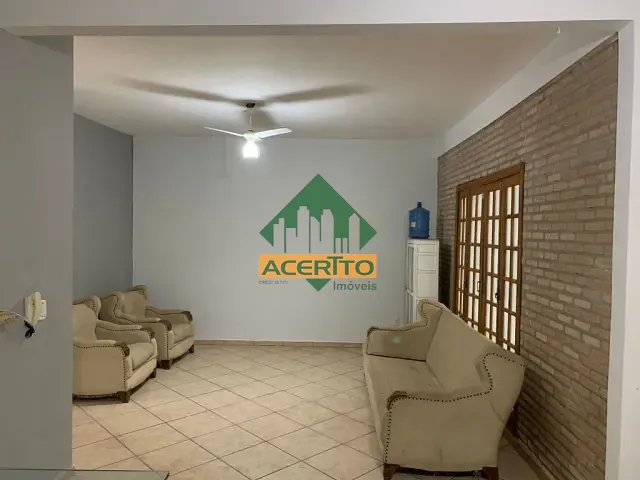 Casa com 229m² 3 quartos e 2 banheiros, à venda, no bairro Conjunto Habitacional Pedro Perri em Araçatuba