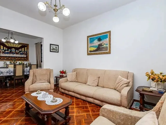 Casa com 335m² 3 quartos e 1 banheiro, à venda, no bairro Portão em Curitiba