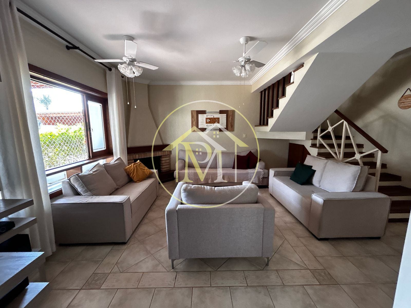 Casa à venda com 3 quartos, 145m² - Foto 2