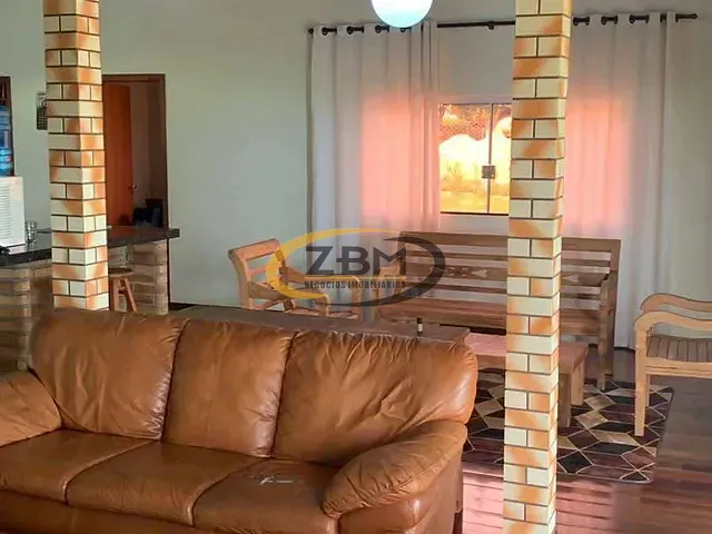 Casa com 2500m² 4 quartos e 5 banheiros, à venda, no bairro Ibiporã em Ibiporã