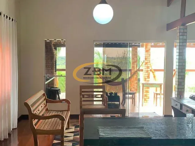 Casa com 2500m² 4 quartos e 5 banheiros, à venda, no bairro Ibiporã em Ibiporã