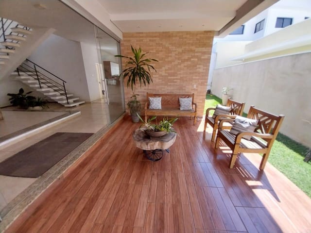 Casa com 300m² 3 quartos e 4 banheiros, à venda ou para alugar, no bairro Recanto do Lago em São João da Boa Vista