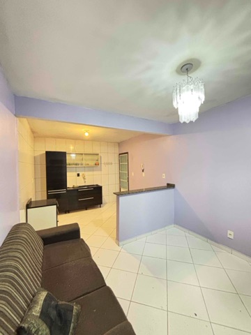 Casa com 55m² 2 quartos e 1 banheiro, à venda, no bairro Uvaranas em Ponta Grossa