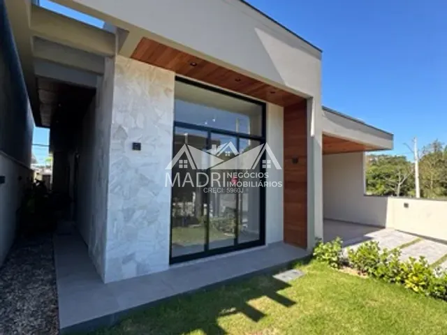 Casa com 200m² 3 quartos e 1 banheiro, à venda, no bairro Forquilhas em São José