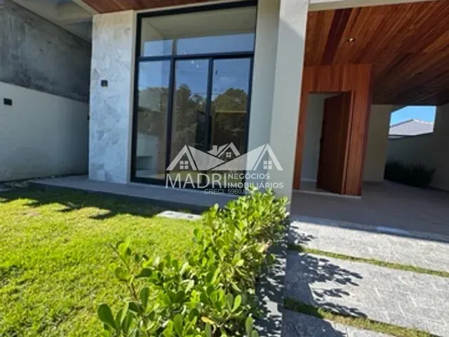 Casa com 200m² 3 quartos e 1 banheiro, à venda, no bairro Forquilhas em São José
