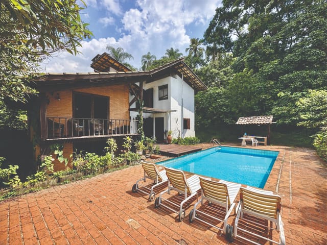 Foto do Casa - Casa à venda no Condomínio Chácara São João, Granja Viana – 3 Quartos, 1 Suíte, 4 Banheiros, 6 Vagas, 304m² | Alto Padrão e Amplo Espaço | Eleve Imóveis